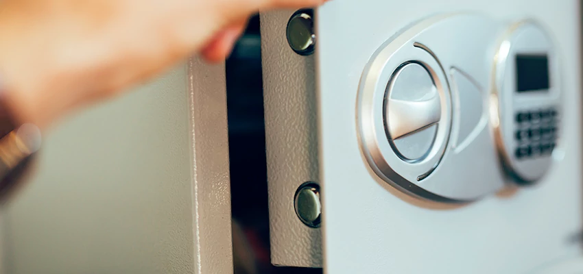 Fingerprint Safe Openers in Clayton, CA
